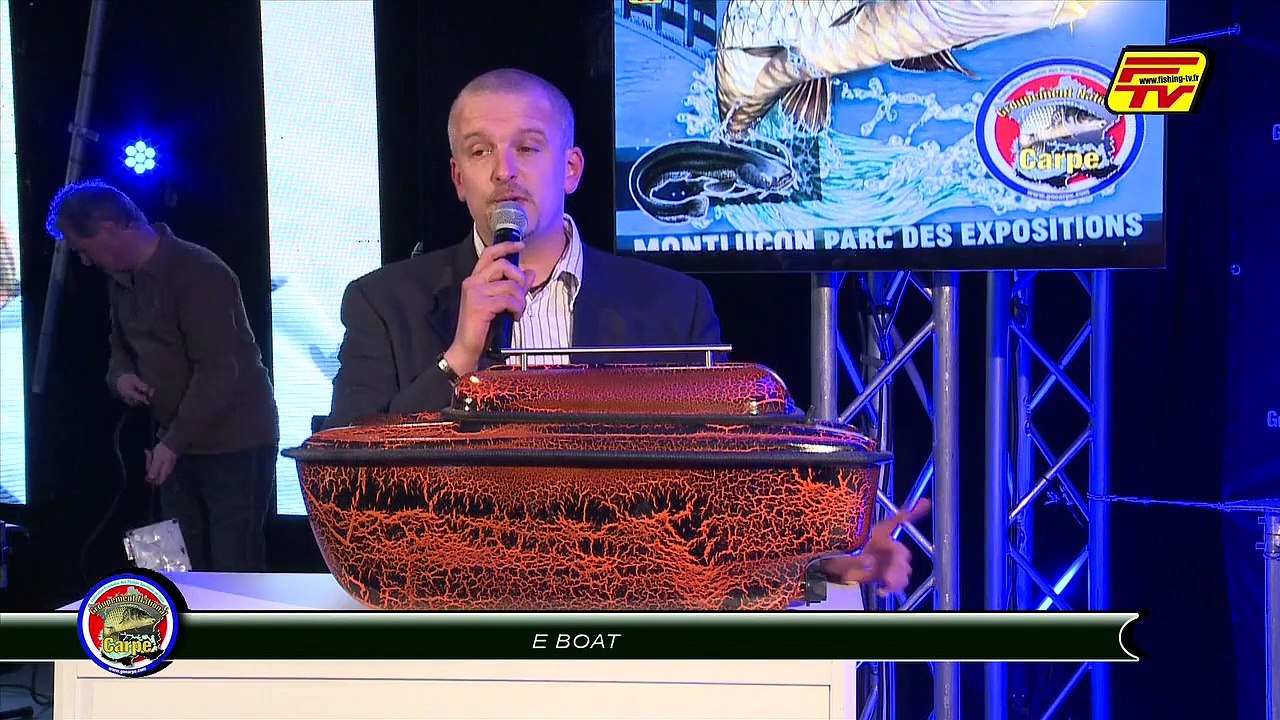 Exposition du célèbre bateau amorceur E-BOAT chez le poisson d'or