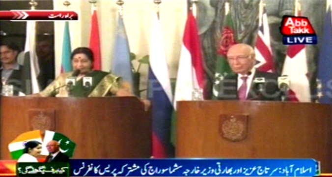 Islamabad: Sartaj Aziz and Indian FM Sushma Swaraj joint press conference