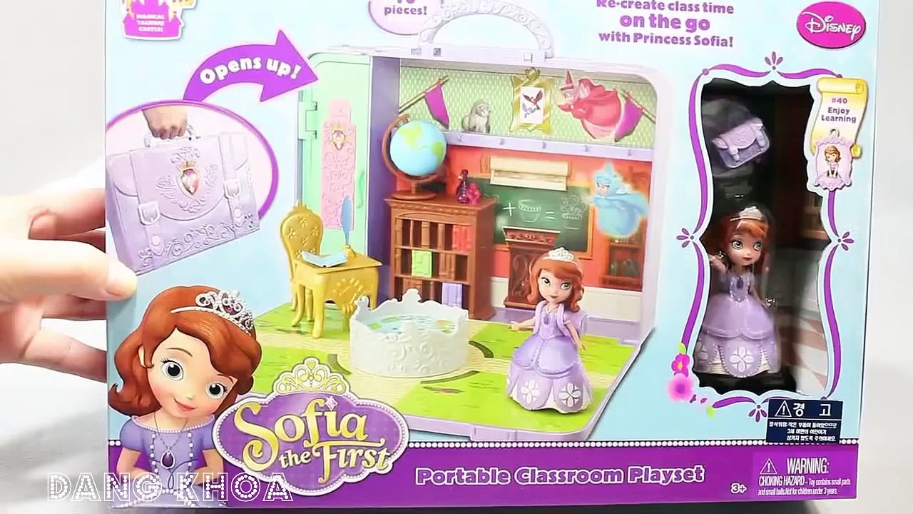 Đồ chơi ngôi nhà của búp bê công chúa Sofia cho bé chơi trò chơi