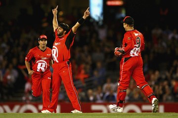 Shahid Afridi Bowling to Yasir Shah in BPL, See What Happened