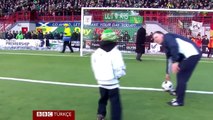 İskoçya Futbol Liginde Ayın Golü ödülü 11 yaşındaki taraftarın oldu - BBC TÜRKÇE