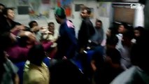 Real Tapori Fight & Mandavli (Compromise) In Late Night Virar - Mumbai Local Train India 2014 [HD]_(640x360)