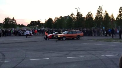 Ferrari 458 vs Passat