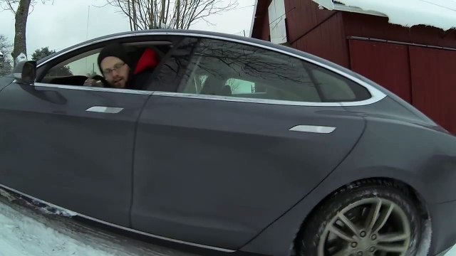 Golf 4motion vs. Tesla