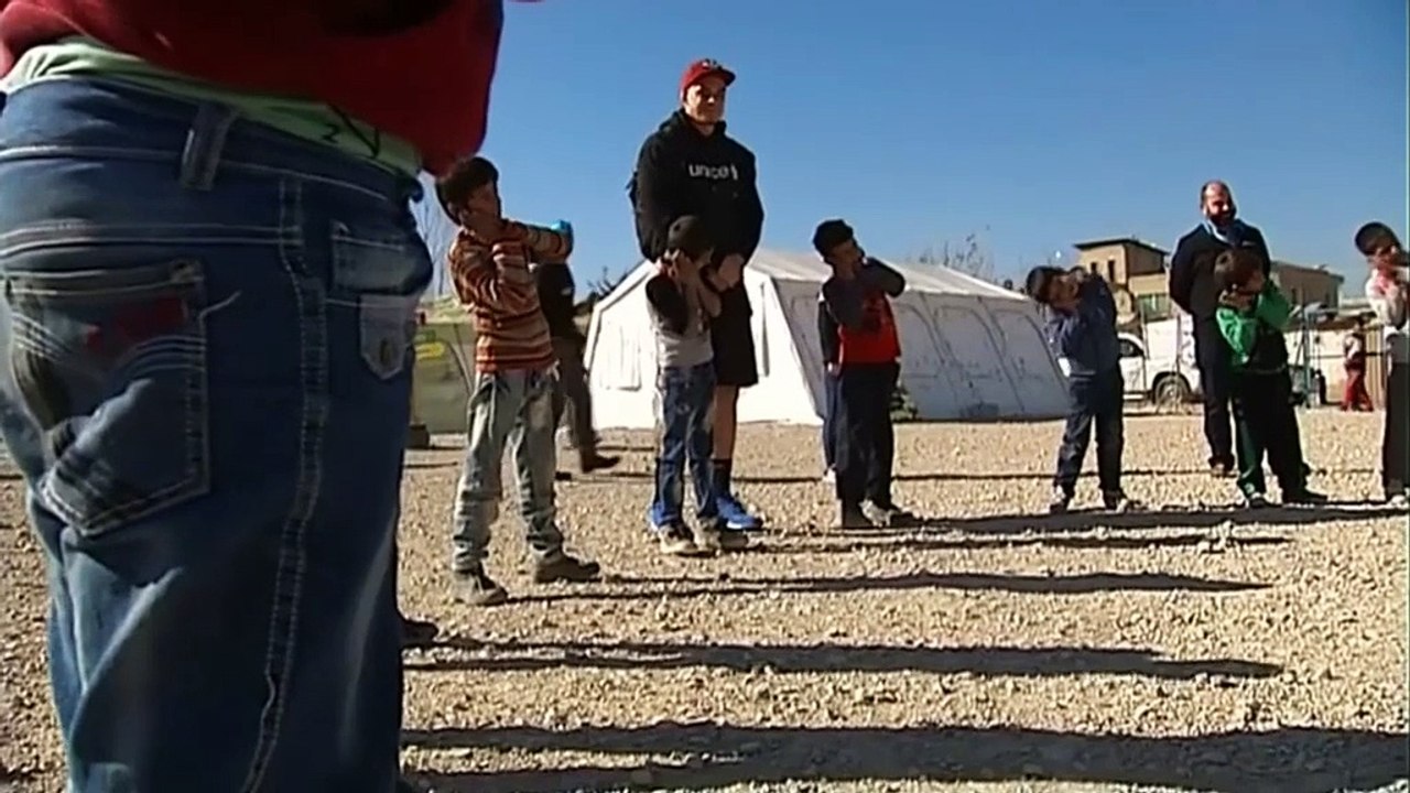 Sonny Bill Williams visits Syrian refugees