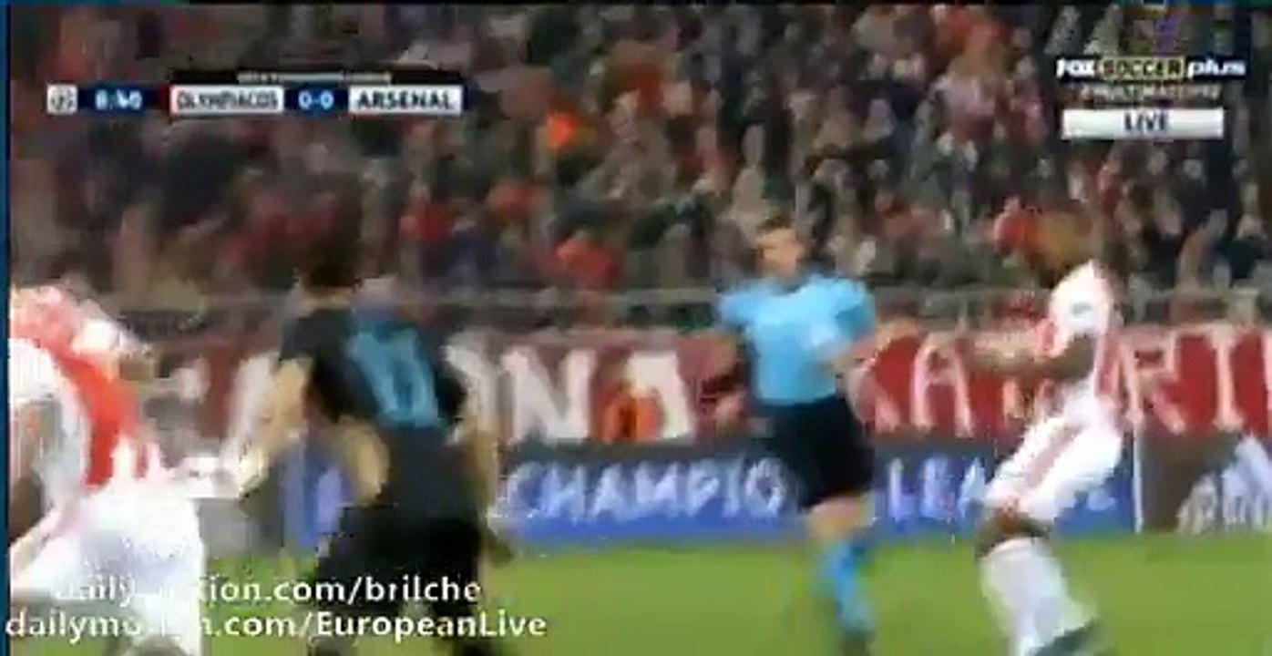 Kostas Fortunis gets Yellow card for DIVING - Olympiakos vs Arsenal - Champions League - 09.12.2015