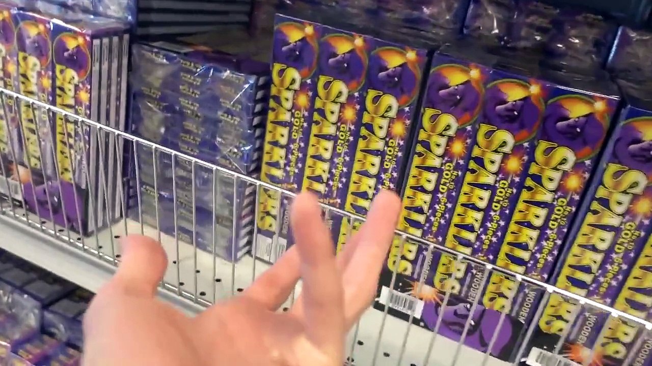 EPIC NEW FIREWORK MACHINE GUN!!