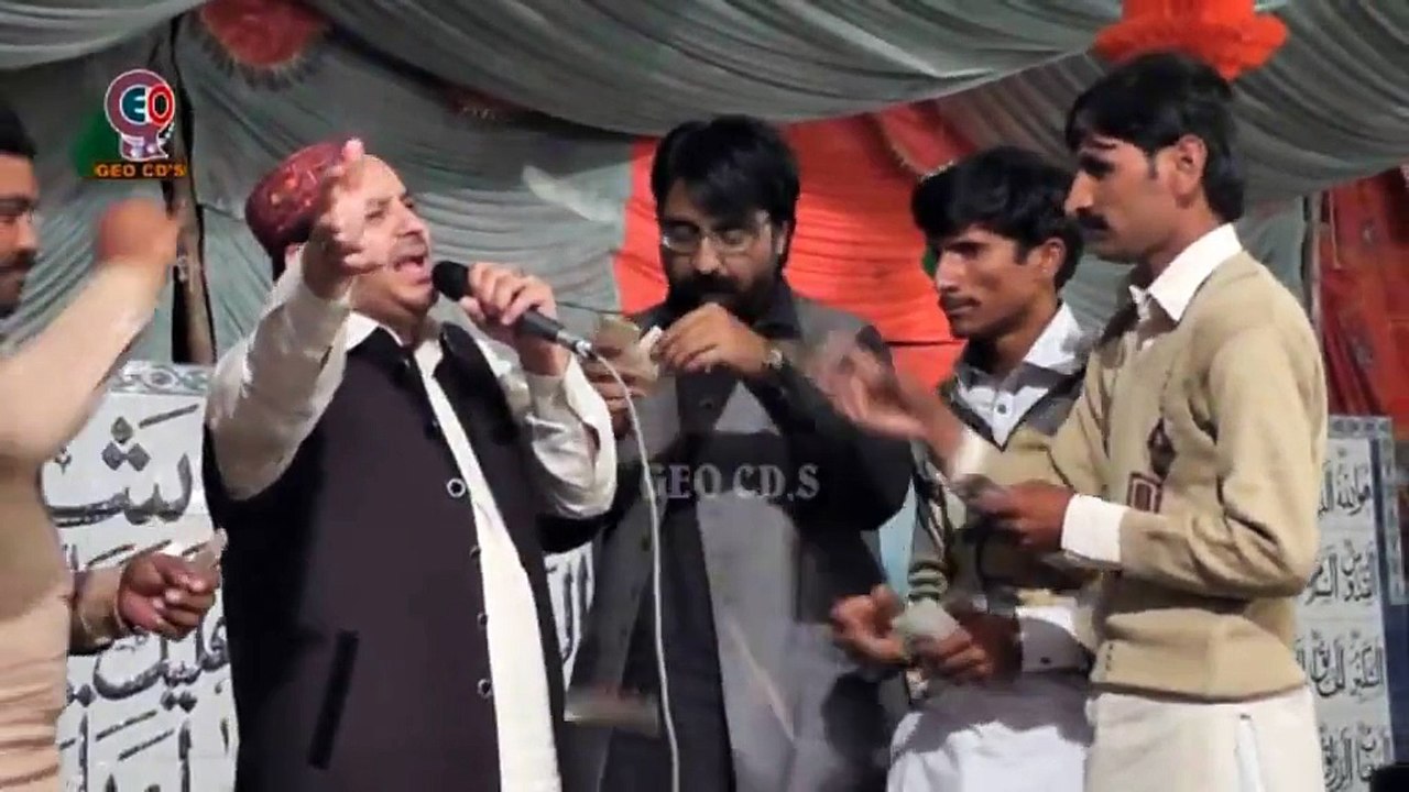 18 Aaqa Meriya Akhiya Madine Wich Rehgaya (By Shahbaz Qamer Fride)