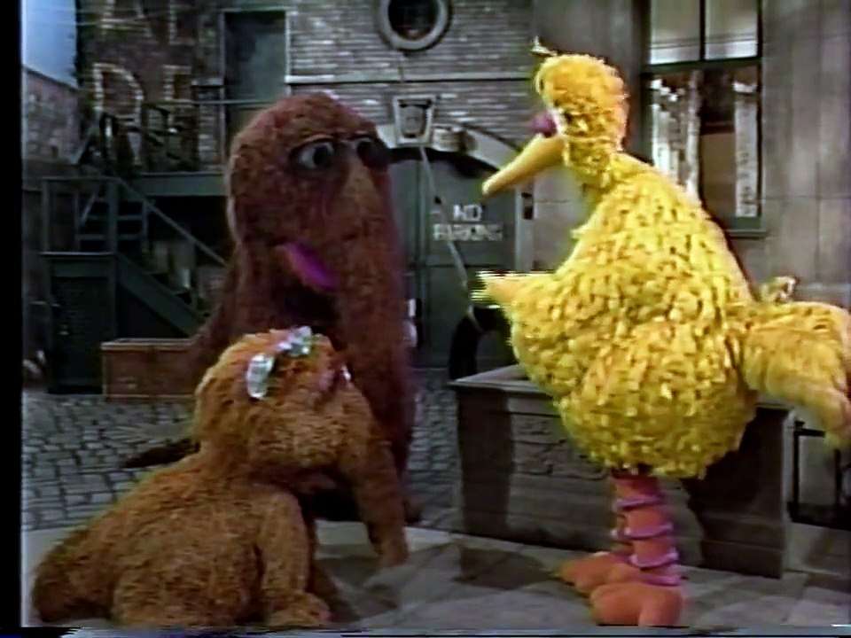 Classic Sesame Street Snuffy, Alice And Big Bird Play Follow The Leader 