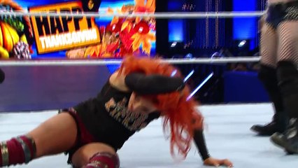 Becky Lynch vs. Paige׃ SmackDown, November 26, 2015