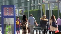 Lionel Messi and Gerard Piqué return to Barcelona between laughs