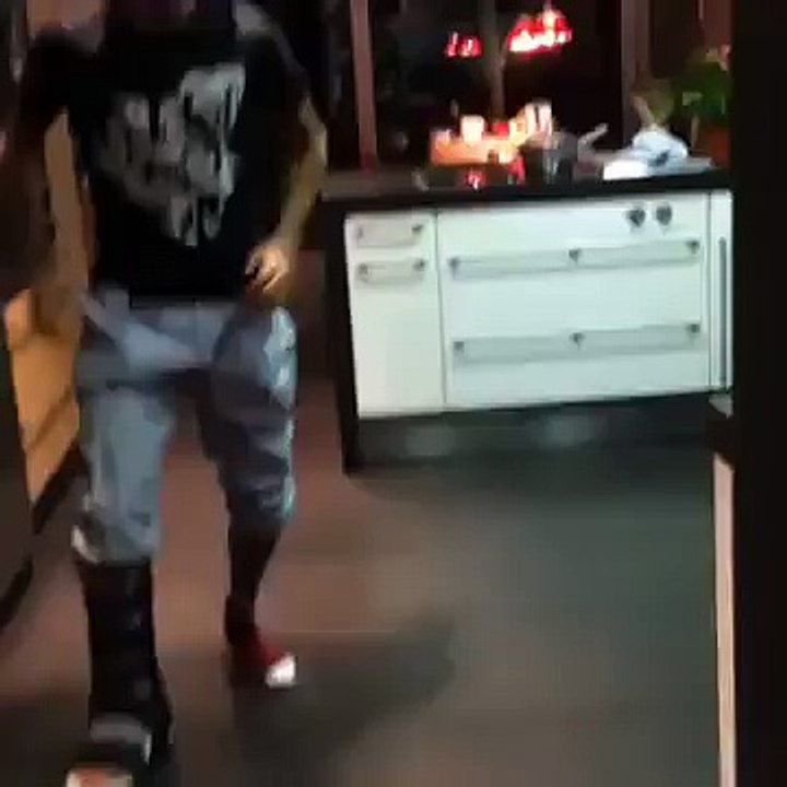 Neymar trying to run with a full leg cast