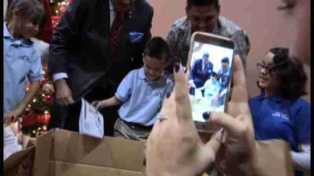 Amazon adelanta la Navidad para los hijos de soldados estadounidenses