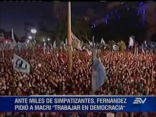 Cristina Fernández se despide con baño de masas y portazo a Macri