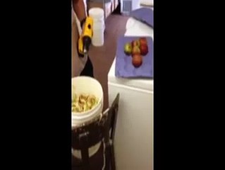 How to Peel Apples Practical Quick Way AMAZING! Matkapla İlginç Elma Soyma Yöntemi !