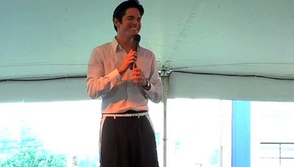 Dean Z sings 'Maybe Baby' Elvis Week 2008