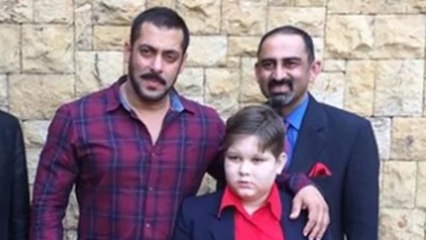 Salman Khan Meets His Lil Fan From Pakistan
