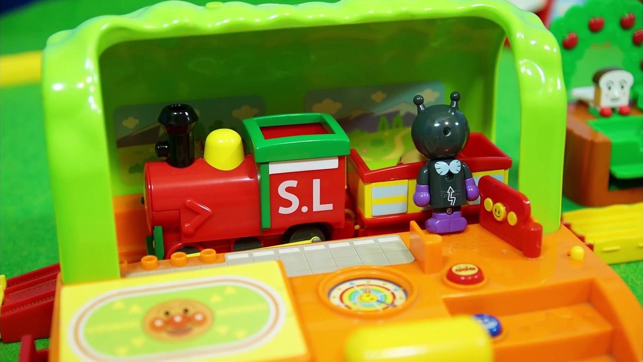 アンパンマン おもちゃ❤アニメ ドキドキSLマンのお手伝いしたよ♪ Anpanman Toys...