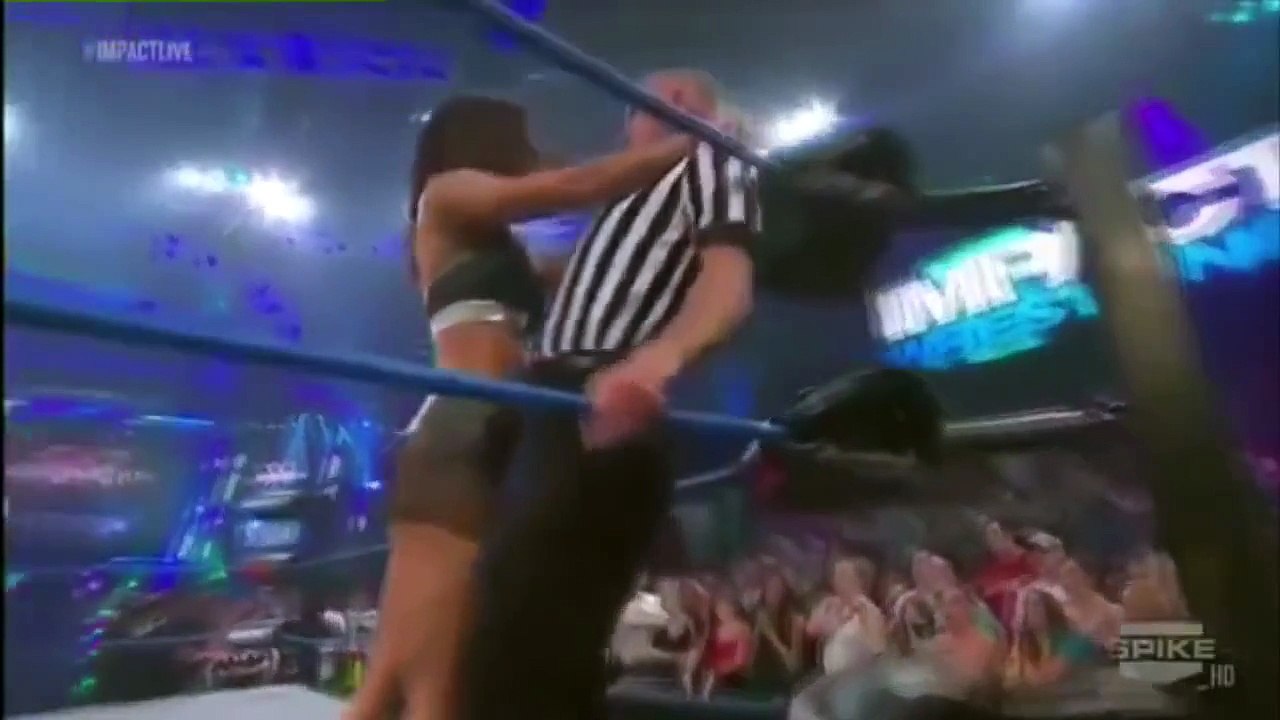 TNA-Top-5-Kiss