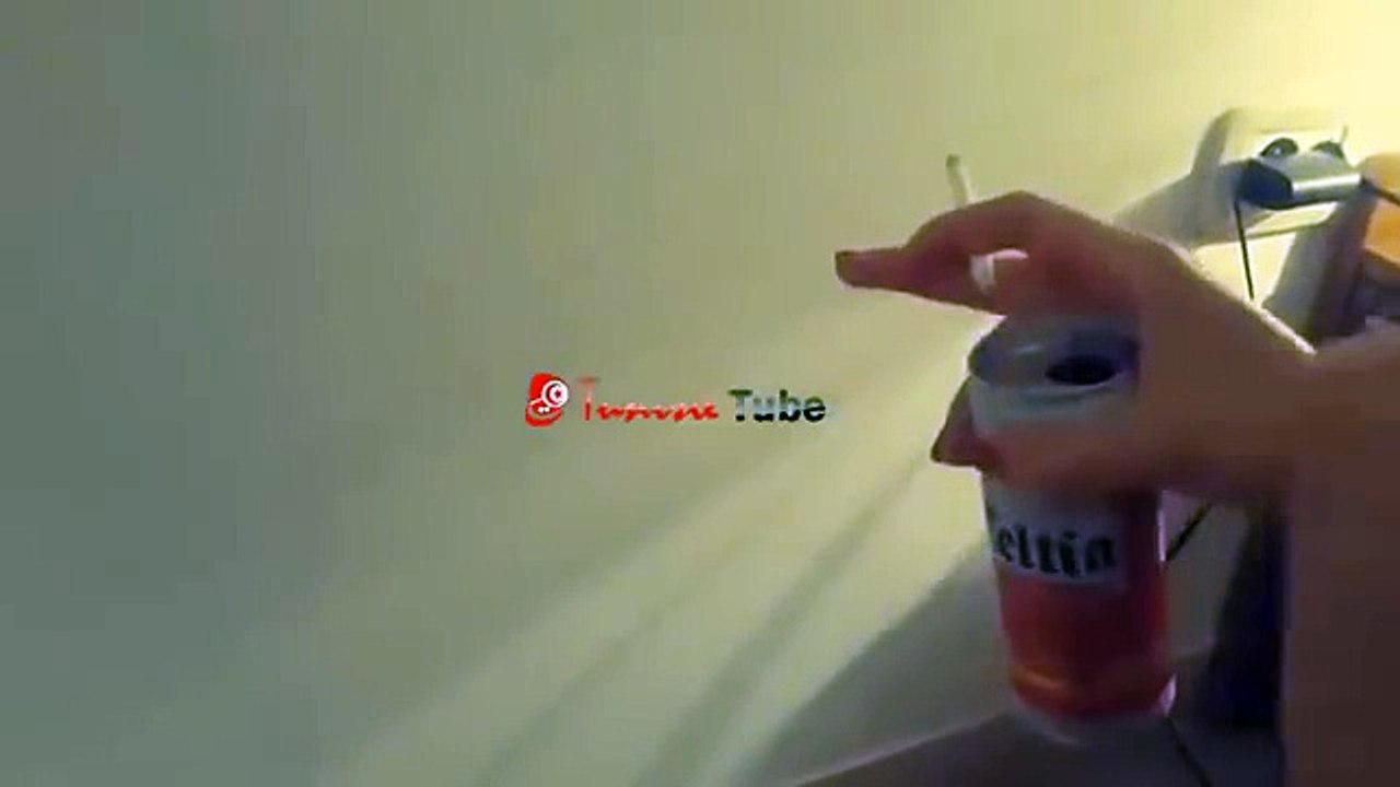 لايزي تشرب ولايزي تتكيف وزيد تقول فالكلام زايد ! وتحبوا شكون إعرس بيكم