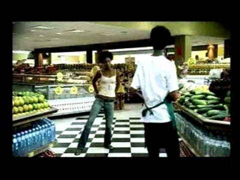 [Pub] AXE - Bom chicka wah wah (2)