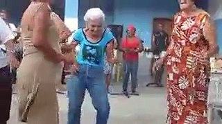 old lady dance wow