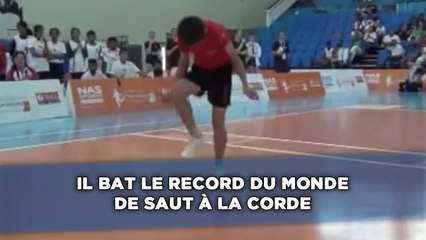 Il bat le record du monde de saut à la corde