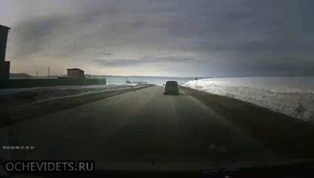 Лобовое столкновение на скорости 100 км/ч