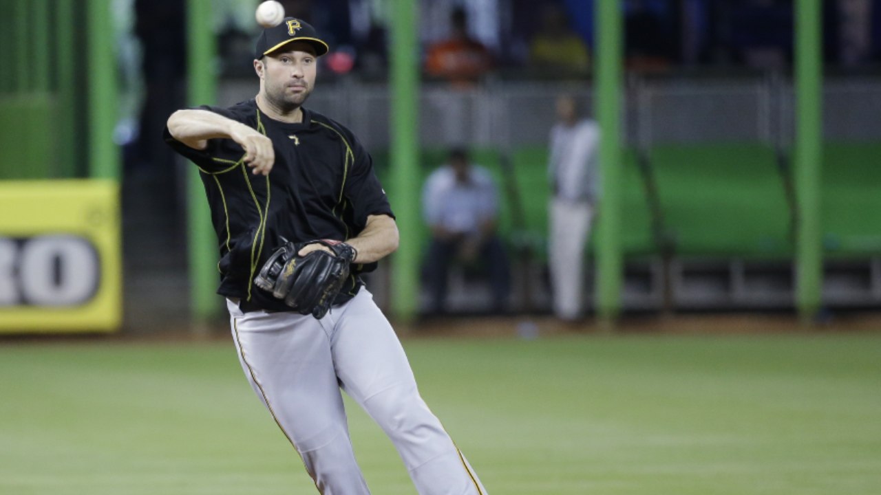 AP: Mets Make Infield Moves