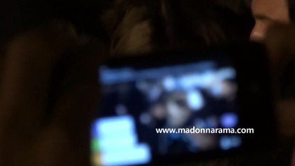 Madonna improvise un concert-hommage à République