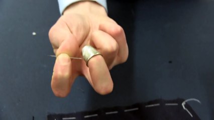 Apprendre à bien utiliser une aiguille et un dé à coudre