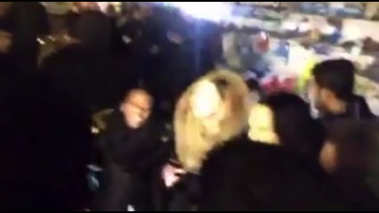 Madonna est venue chanter à cappella place de la République