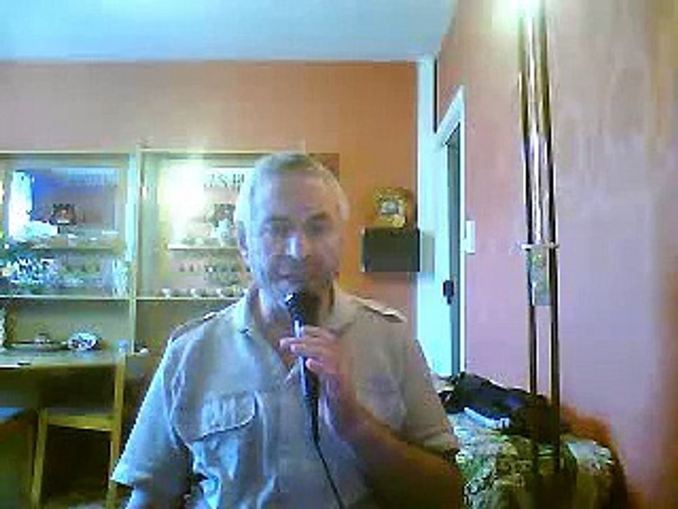 Липкин Генa Lipkin Genna исполняет караоке «Песенка человека, решившего женит