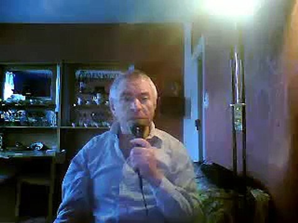 Липкин Генa Lipkin Genna исполняет караоке «Спят усталые игрушки» 15016567, 2