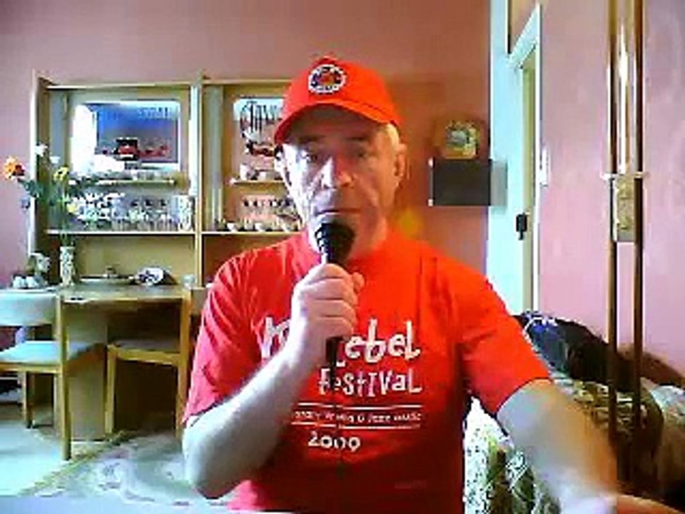 Липкин Генa Lipkin Genna исполняет караоке «Усталая подлодка» 15524297, 2010-