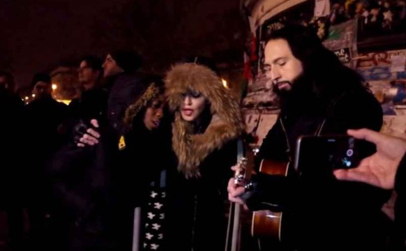 Cinq reprises d'«Imagine» en hommage aux victimes des attentats de Paris