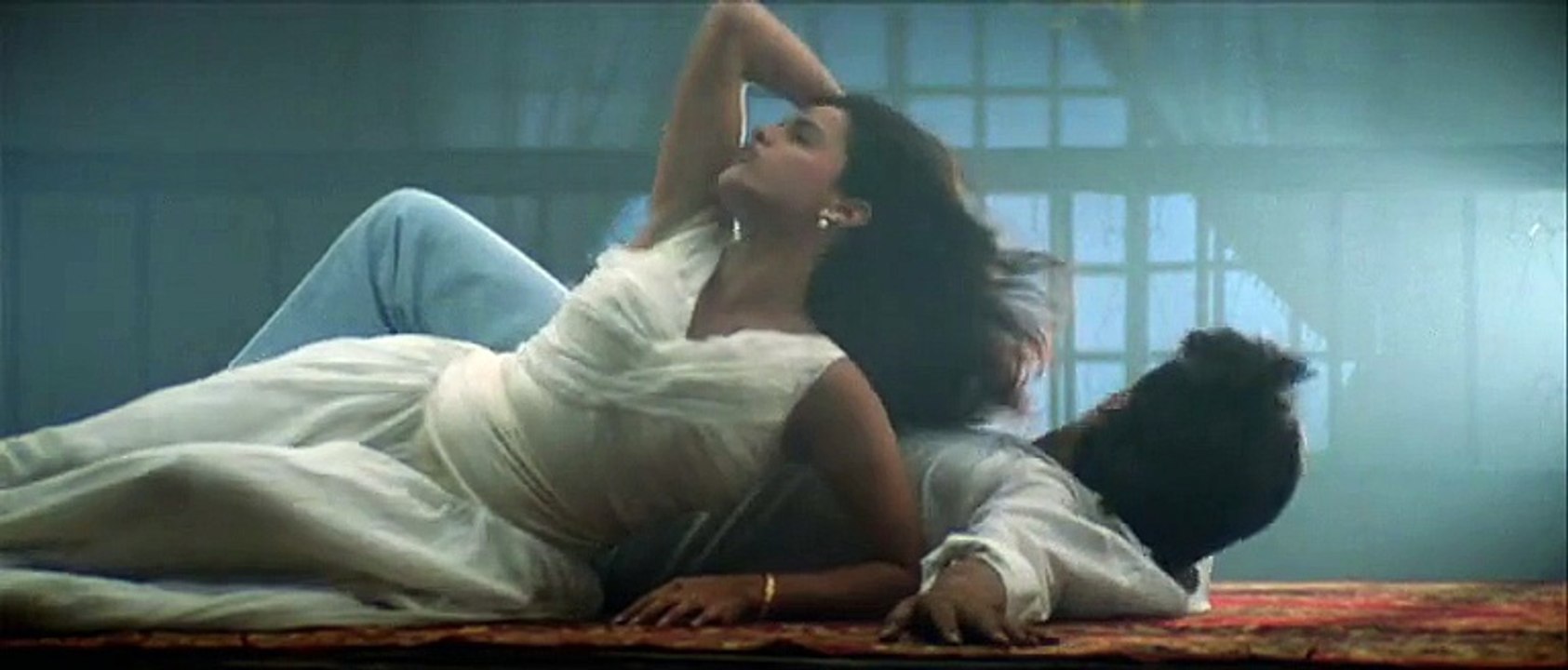 Mujhe Pyar Karo - Superhit Romantic Song - Shahrukh Khan, Anjali Jathar - Trimurti