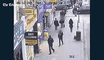 Londres : un toit s'éffondre sur les passants en pleine rue