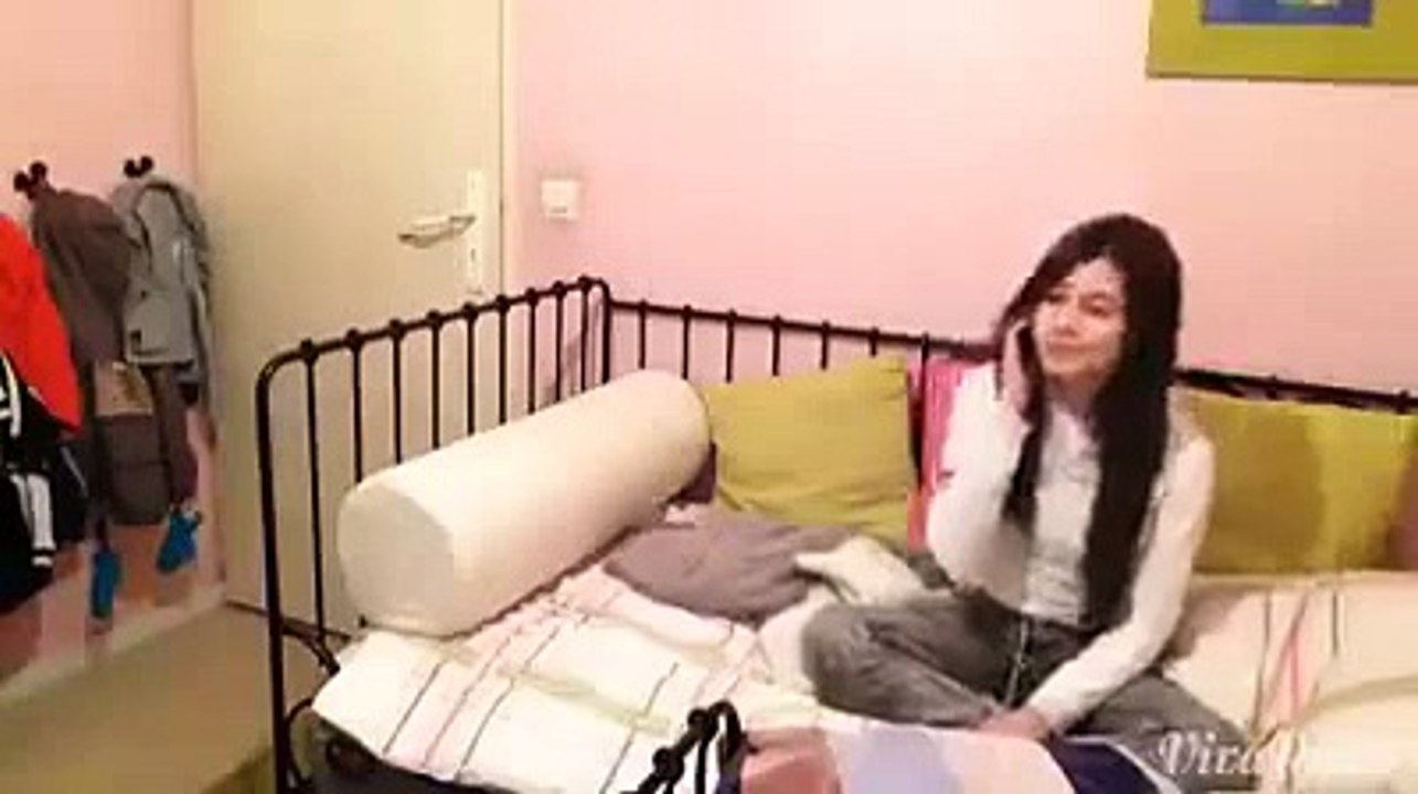 Quand ta petite soeur fait expré de pas t'écouté ! x)