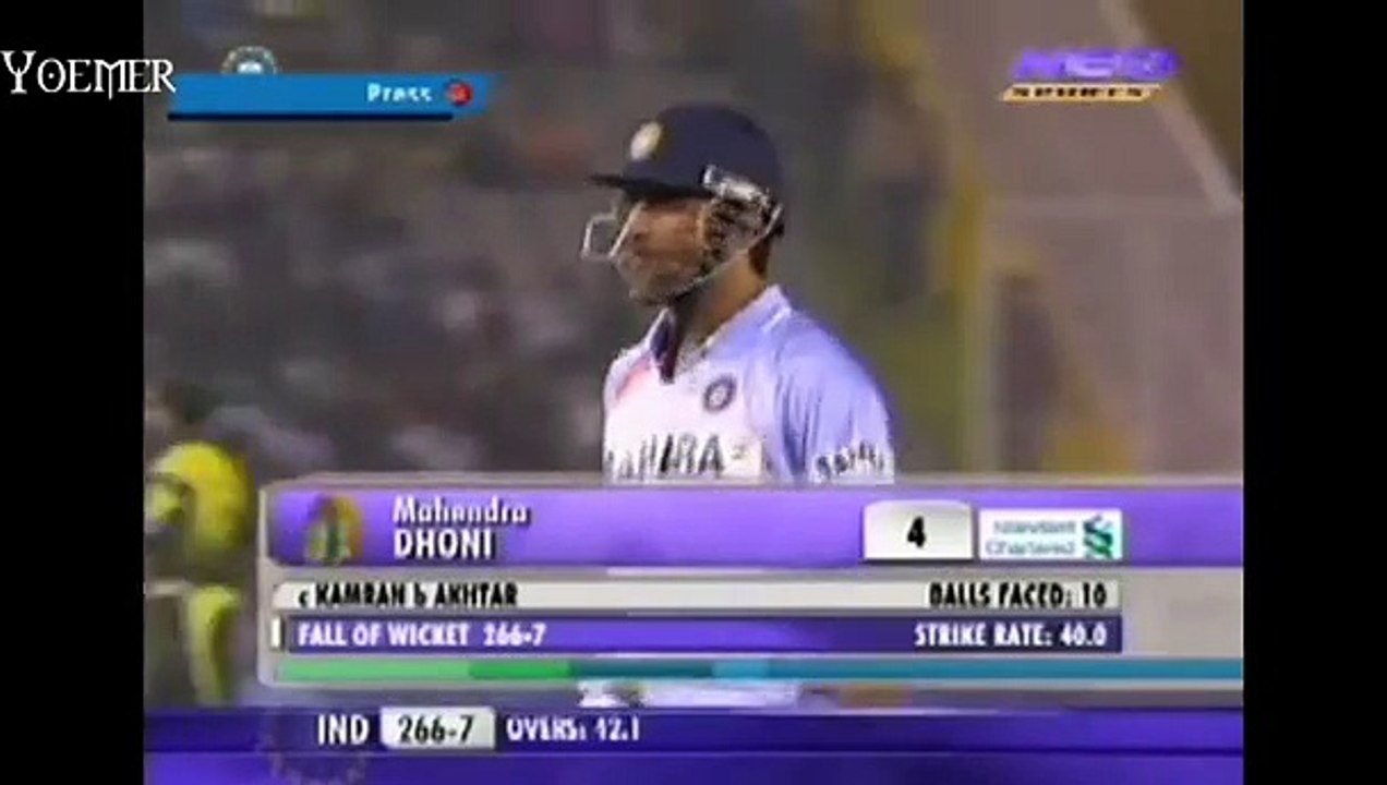 Shoaib Akhtar short run up bowling against India