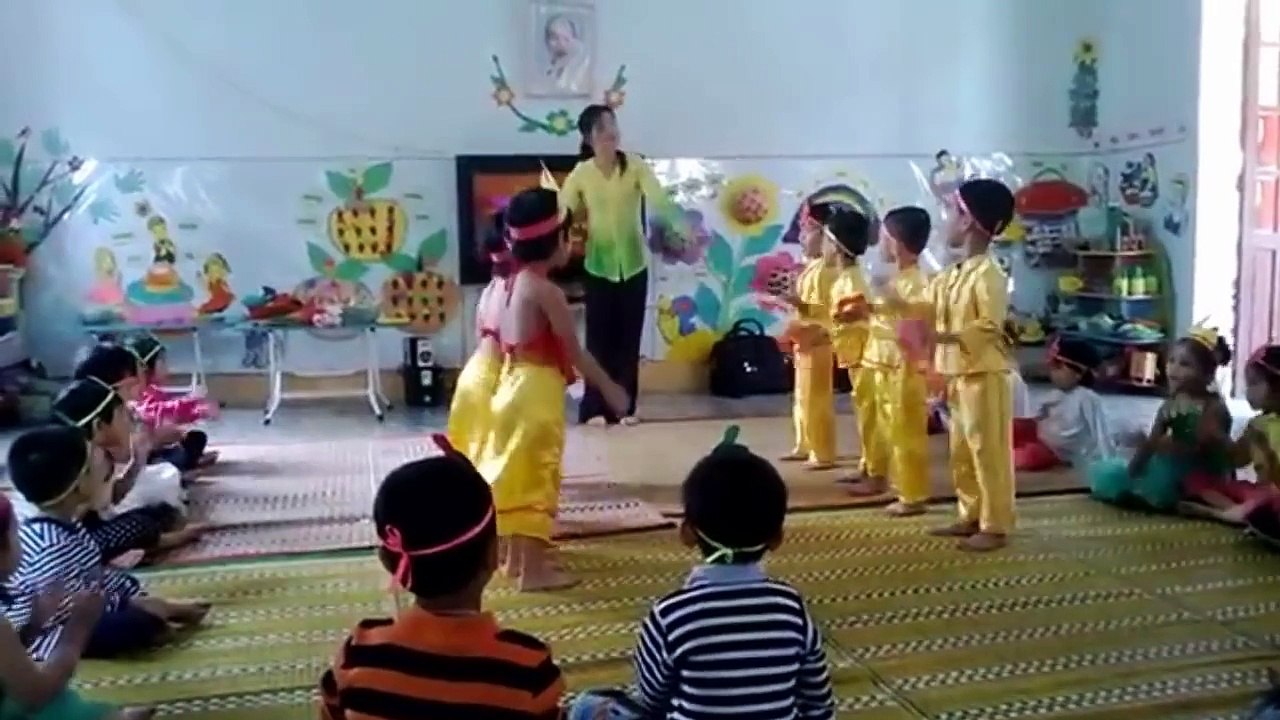 LK Nhạc thiếu nhi Con cò bé bé, quả bóng tròn tròn...búp bê = bông hay nhất cho các bé