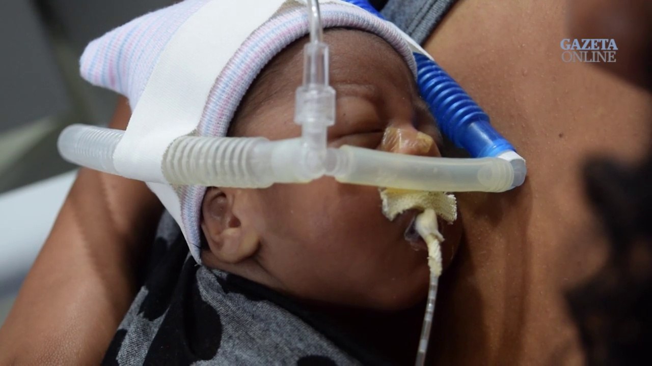 Anthony nasceu prematuro e participa do mãe canguru no Hucam