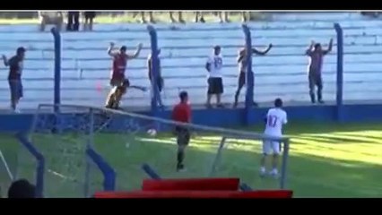 Le but inimaginable du jeune gardien Guillermo Centurión