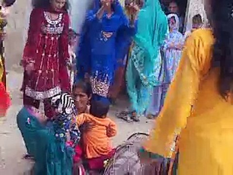 Saraiki Wedding Jhumar. Desi Girls Dance 2015 New Saraiki Song