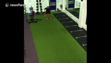 Hilarious bungee cord fail