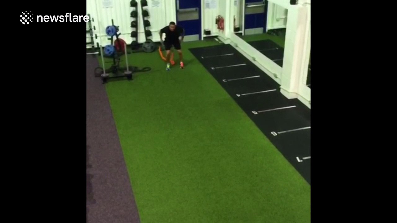 Hilarious bungee cord fail