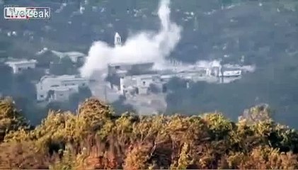 Точными ударами ВКС РФ отправили в ад террористов ИГИЛ: кадры очевидцев