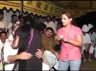 ڈانس هو تو ایسا.pakistani dasi mujra letest may 2015