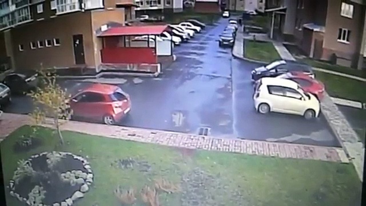 Entrou no carro normalmente mas não vais acreditar no que aconteceu a seguir!