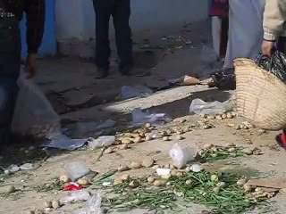 هذا سوق الكاف ناس عايشة علي الفواضل...زعمة الرباعي متاع الحوار يعرفهم؟